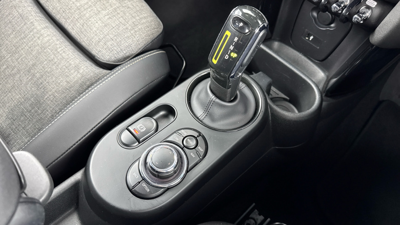 MINI Hatchback 135kW Cooper S Level 2 33kWh 3dr Auto Electric Hatchback